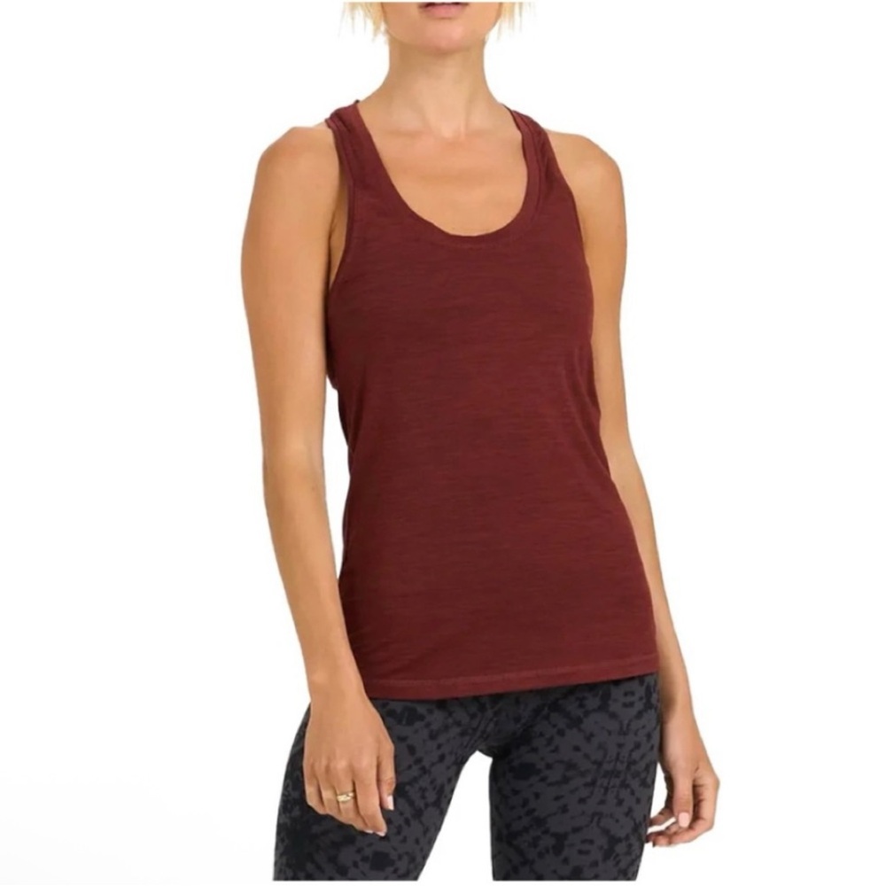 Vuori Lux Performance Tank In Brick Heather